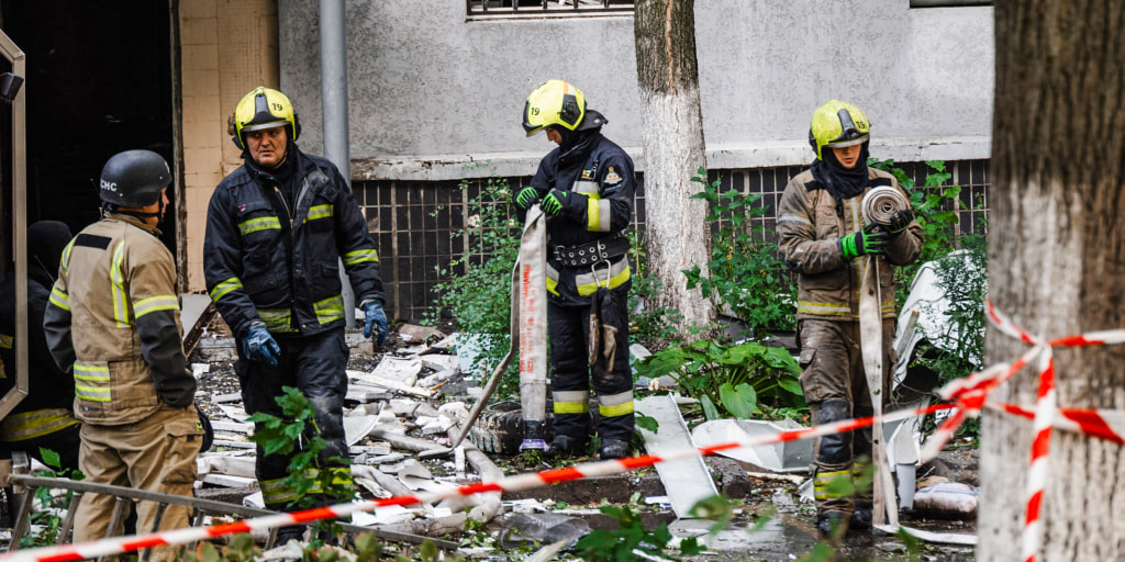 Russia launches a large-scale attack on Ukraine, killing 3 and wounding dozens